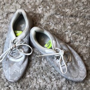 Nike Tanjun Eng Running Shoes